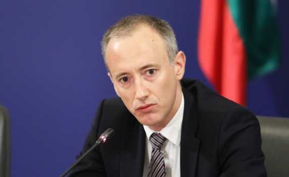 Красимир Вълчев: Училищата да затварят при 750 заболели на 100 хиляди