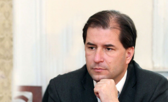 Не пипайте Конституцията за двойното гражданство