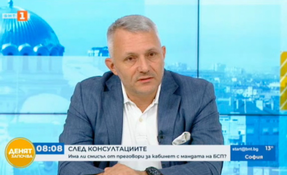 Хаджигенов: Решението на Трифонов даде възможност на Борисов да се подиграва на всички от джипката