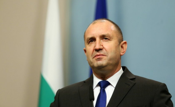 Румен Радев асистира на вътрешен американски проект у нас