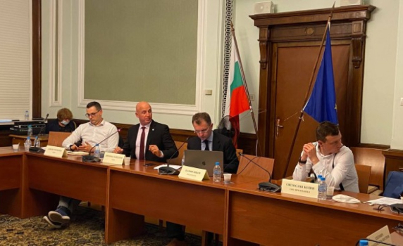 Депутатите извикаха Ахмед Доган в комисията "Росенец"