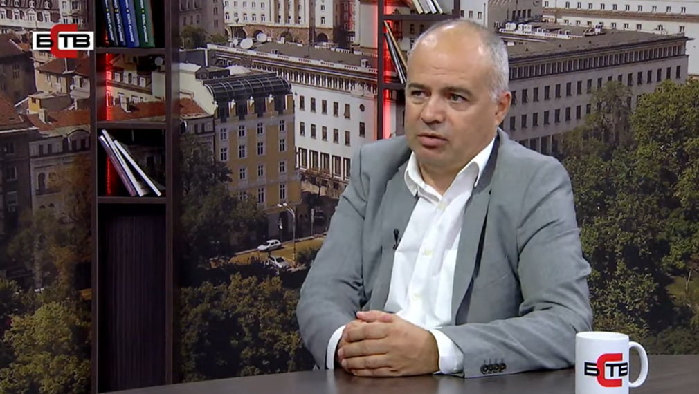Свиленски: Подкрепя ли президентът Радев политическия проект на двамата си министри?