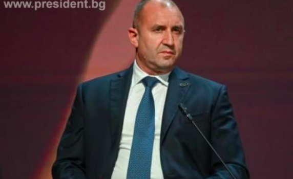 Радев: Очакваме правни гаранции за необратимост в отношенията София-Скопие