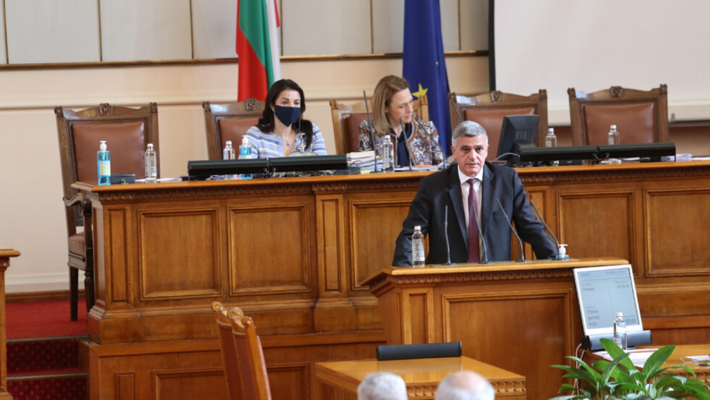 Стефан Янев: Огласените COVID мерки са достатъчно щадящи