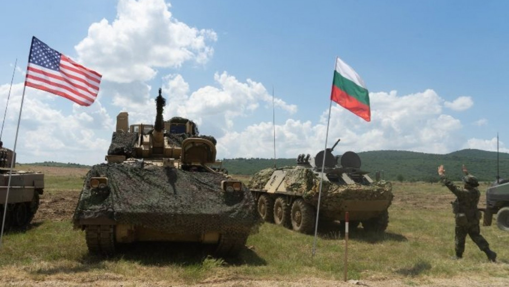 САЩ докараха танкове и хеликоптери в Ново село