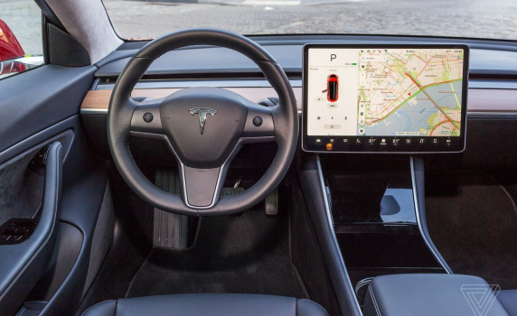 Разследва се нов фатален инцидент с Tesla, вероятно заради автопилота