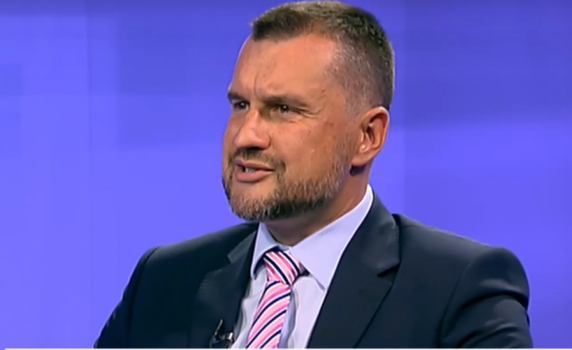 Калоян Методиев: Президентът разцепва БСП и дестабилизира политическата система