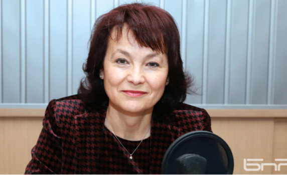  Говорителката на ЦИК: Още 2000 машини трябва да се купят при избори 2 в 1