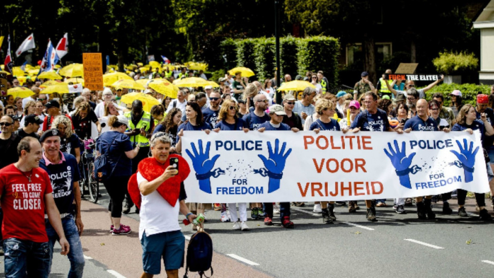 Протести във Франция и Нидерландия срещу Covid мерките