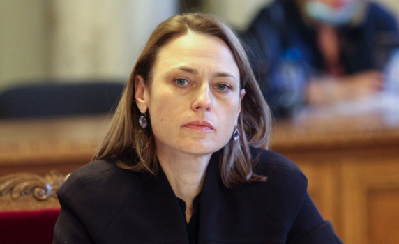 Ива Митева: Татяна Дончева ми предлагаше човек за шеф на митниците
