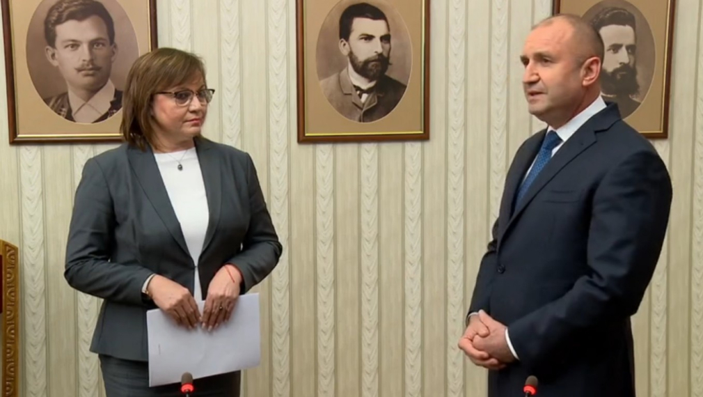 БСП върна мандата на президента Радев, той й пожела успех на изборите (видео)