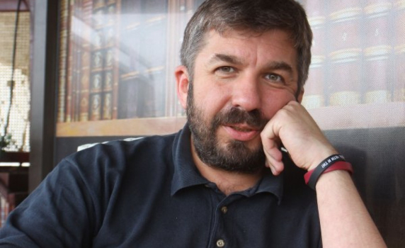 Почина поетът, литературовед и журналист Марин Бодаков