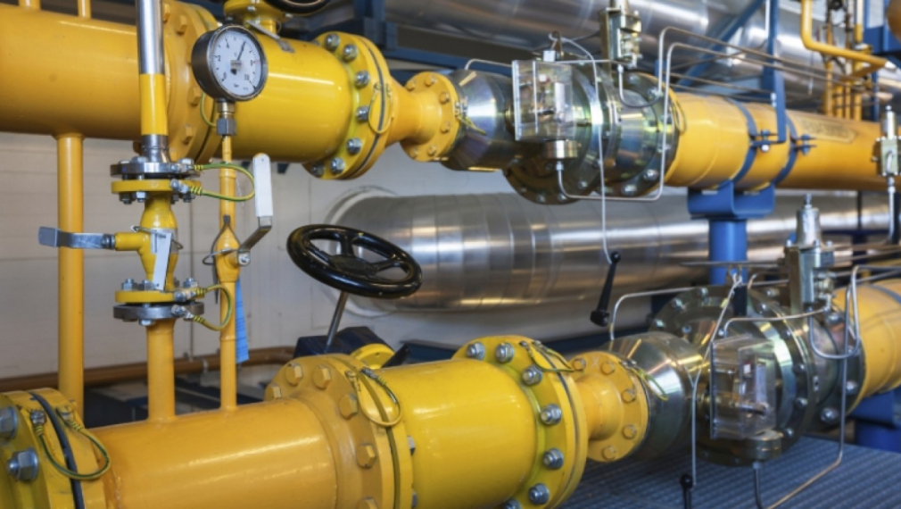 „Булгаргаз“ иска по-висока цена на синьото гориво с 22% от октомври, парното и токът по-скъпи от януари