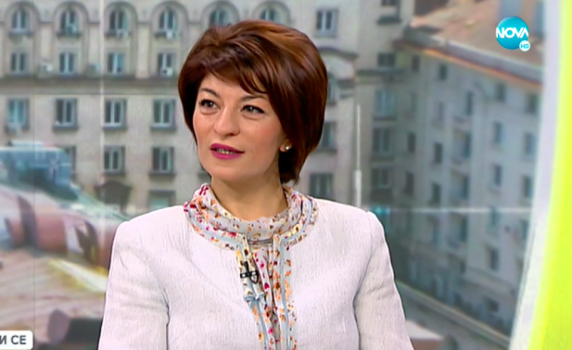 Десислава Атанасова: Служебният кабинет играе ролята на предизборен щаб на Радев