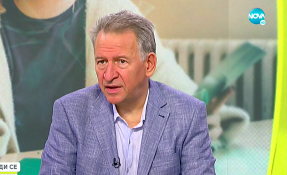 Кацаров: Трябва да заведем нарушителите на COVID мерките да видят интубираните