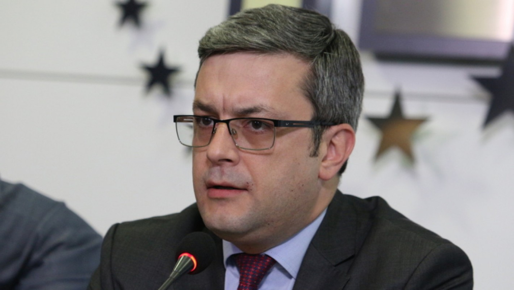 Тома Биков: Обсъждаме различни кандидатури за президент, мисли се и за Петър Стоянов