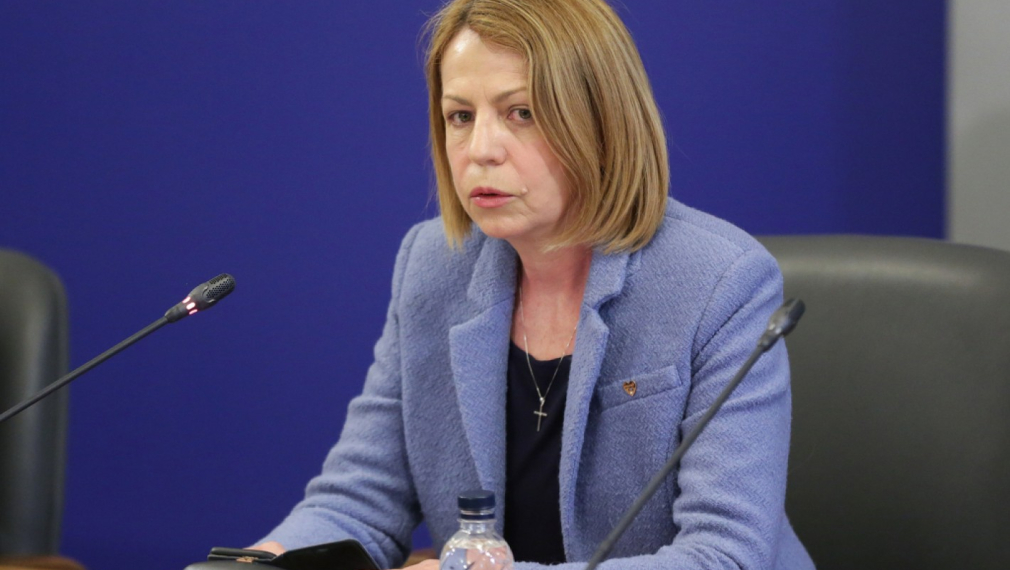 Фандъкова: Общинските училища в София са готови за присъствено обучение
