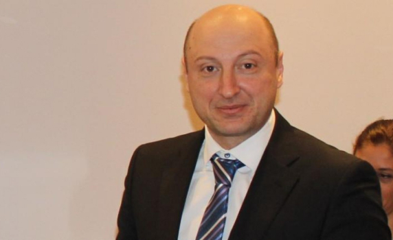 Валери Белчев е малкият проблем. Големият е, че и президентът Радев жертва меритокрацията за кастовата принадлежност и личната преданост