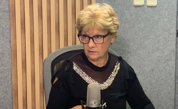 Комитова: Мит е, че всички строежи са спрени, изпълняват се над 2200