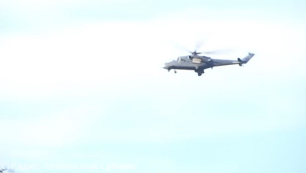 Сърбия прати новите си щурмови вертолети Ми-35 на границата с Косово (видео)