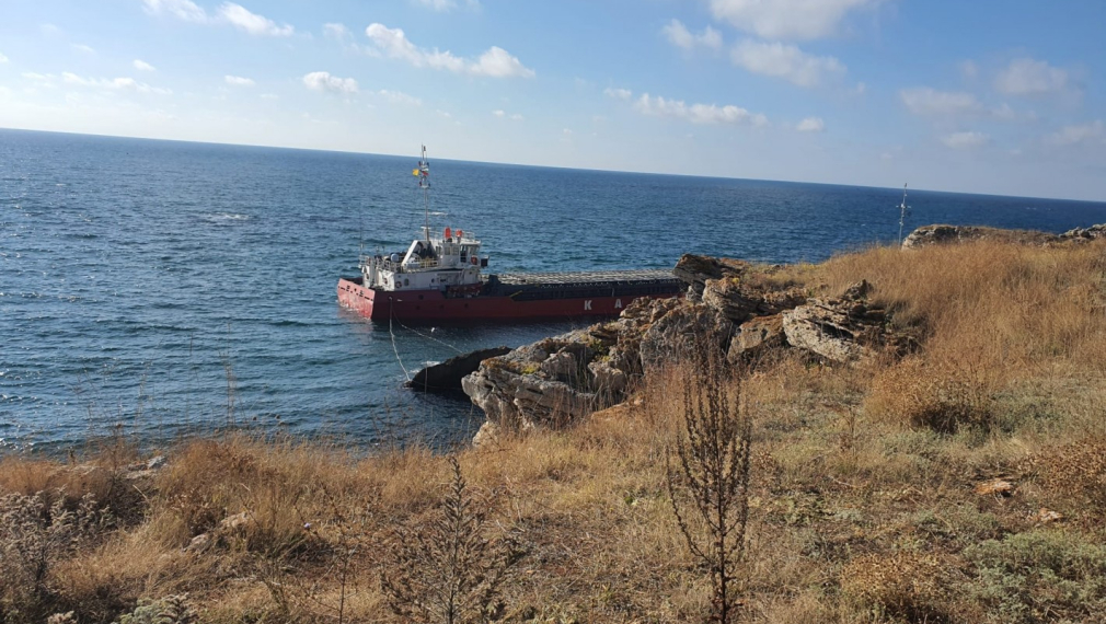 ГЕРБ с критики към президента заради заседналия кораб край Камен бряг