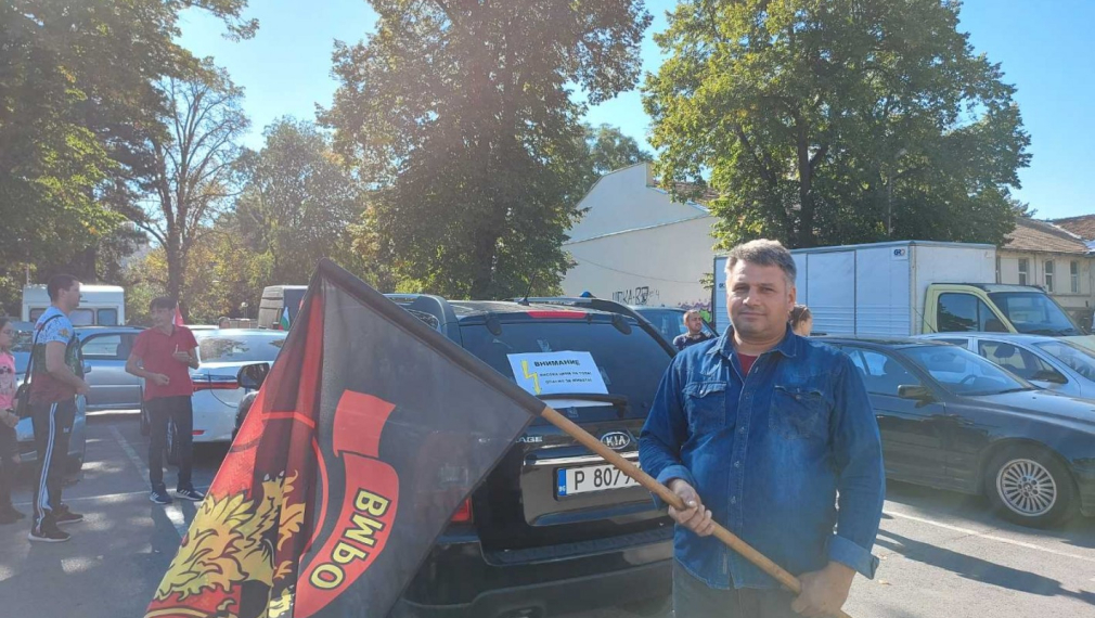 Стотици автомобили се включиха в протестния автопоход на ВМРО в Русе срещу скока на цените