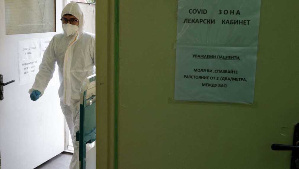  COVID-19 уби още 40 българи, четирима от тях са били ваксинирани