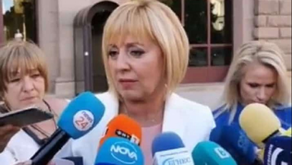 Манолова: Служебното правителство да спре износа на евтин ток