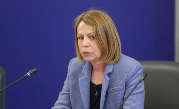 Деца от 121 паралелки в София са под карантина
