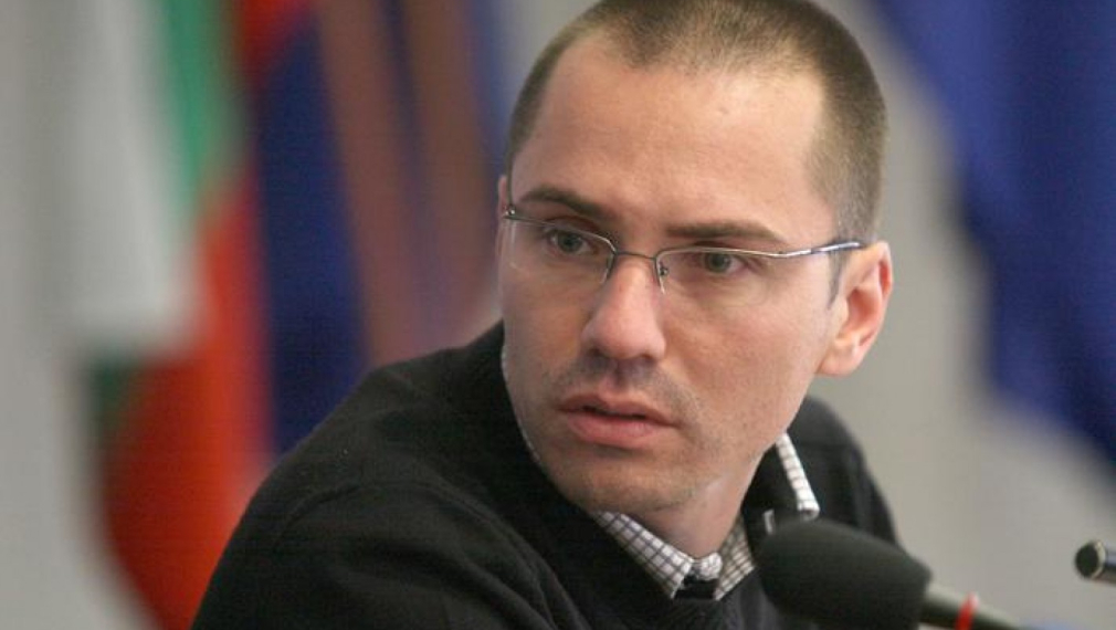 Джамбазки: ЕС иска България да отстъпи от позициите си за РСМ