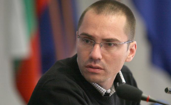 Джамбазки: ЕС иска България да отстъпи от позициите си за РСМ