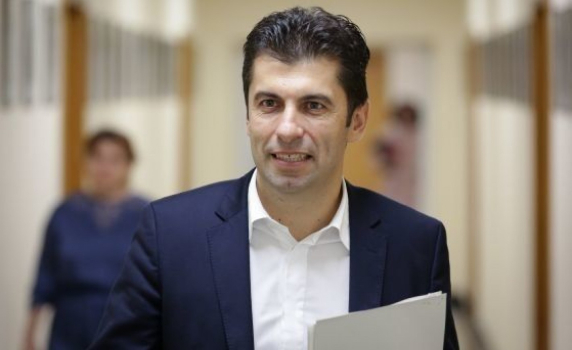 Кирил Петков не дава дори на КС документи за гражданството си