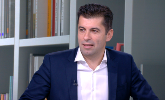 Кирил Петков призна, че е нарушил Конституцията - подписал невярна декларация за гражданството си