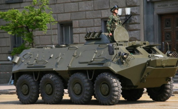 Руски митничари заловиха контрабандни БТР-и от България