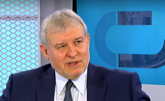 Румен Христов към Кирил Петков: Преди да кандидатства за премиер, трябва да има 121 депутати