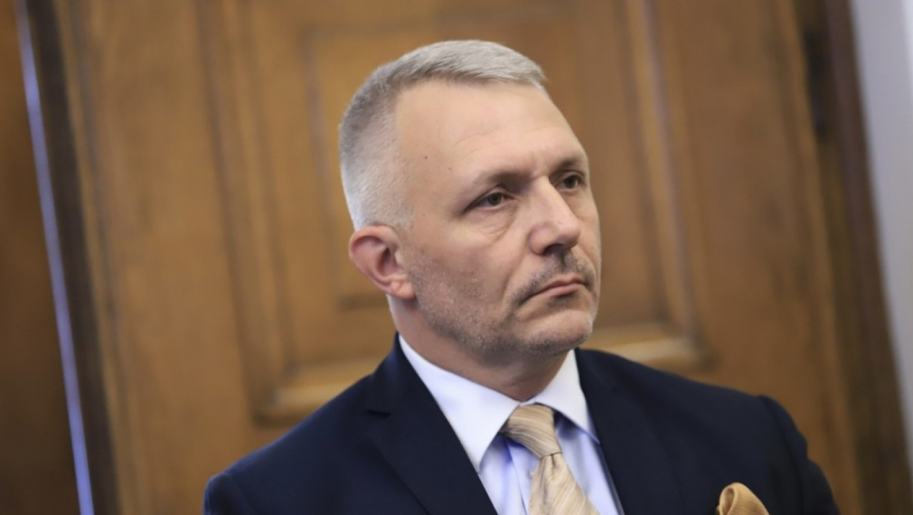 Хаджигенов: Ако няма дебат между Радев и Панов, може да не гласувам за президент