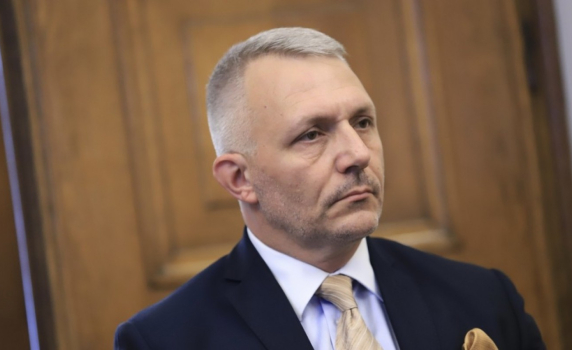 Хаджигенов: Ако няма дебат между Радев и Панов, може да не гласувам за президент