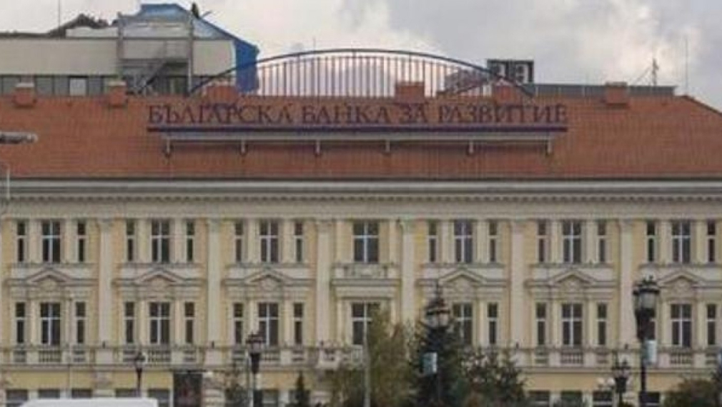 Българската банка за развитие ще финансира изграждането на фотоволтаични централи
