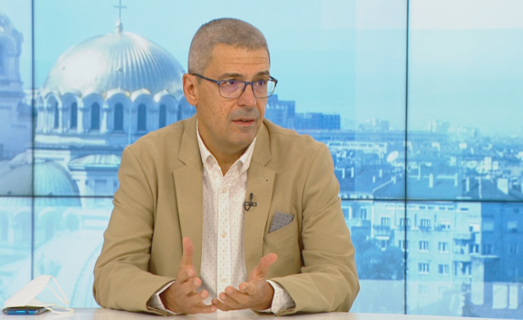 Проф. Гетов: Заради антиваксърите ще се самоизолираме от света