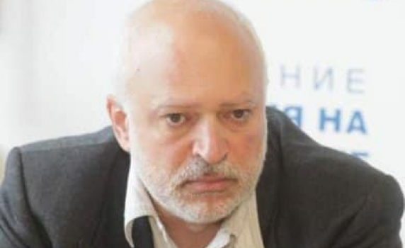 Велислав Минеков към Вежди Рашидов: Напълно здрав съм, нямам добро отношение към алкохол и пури