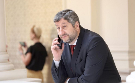 РИК-Стара Загора не регистрира листата на ДБ, била пратена от неоторизиран мейл