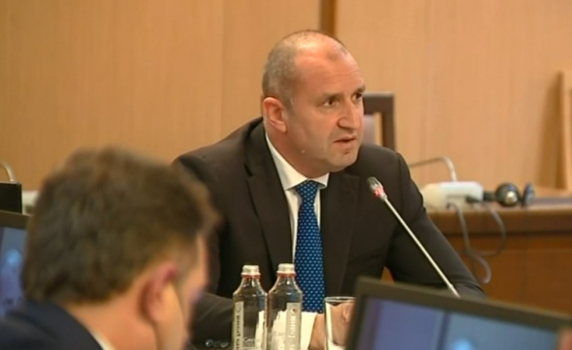 Радев: През последните години не се взе нито едно важно решение за енергетиката