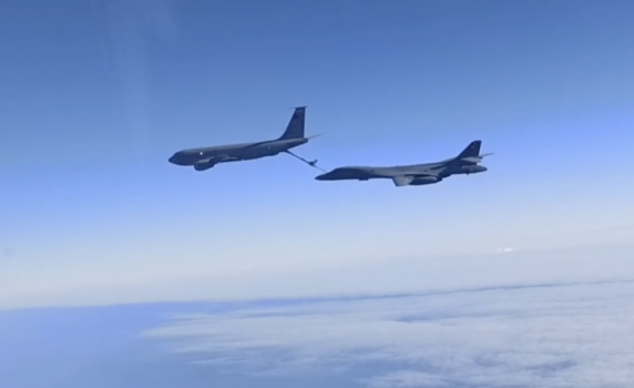 Два руски Су-30 ескортираха самолети на САЩ над Черно море