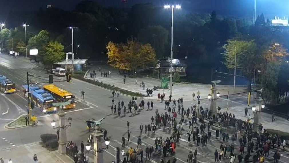 Протестиращи срещу новите мерки блокираха Орлов мост