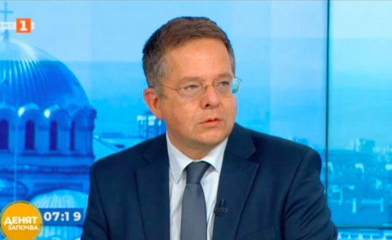 Зам.-кмет на София: Не знам какво налагаше за 24 часа да затворим всички училища