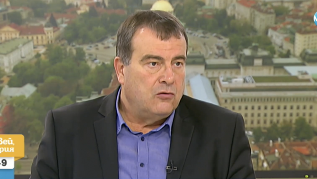 Зам.-министър: До 4 седмици учителите и държавните служители също със зелен сертификат
