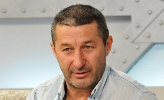 Почина Владимир Каролев