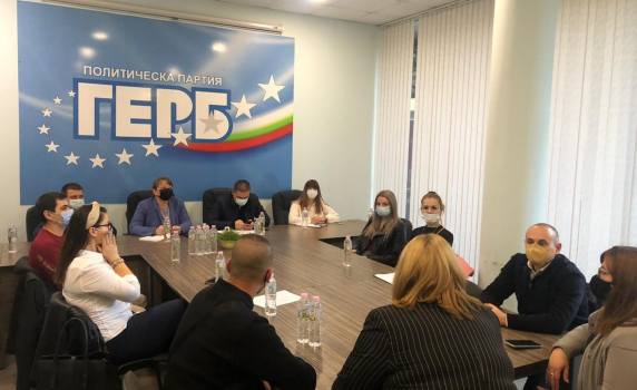 Деница Сачева: Вече шест месеца виждаме какво бъдеще предлагат служебното правителство и другите партии
