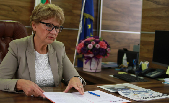 Комитова:  Ще предложа 1,5 млрд. лв. за ремонт и поддръжка на пътищата в бюджет 2022