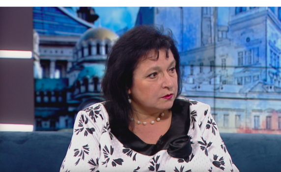 Доц. Гломб: Антителата не доказват, че сме предпазени от вируса